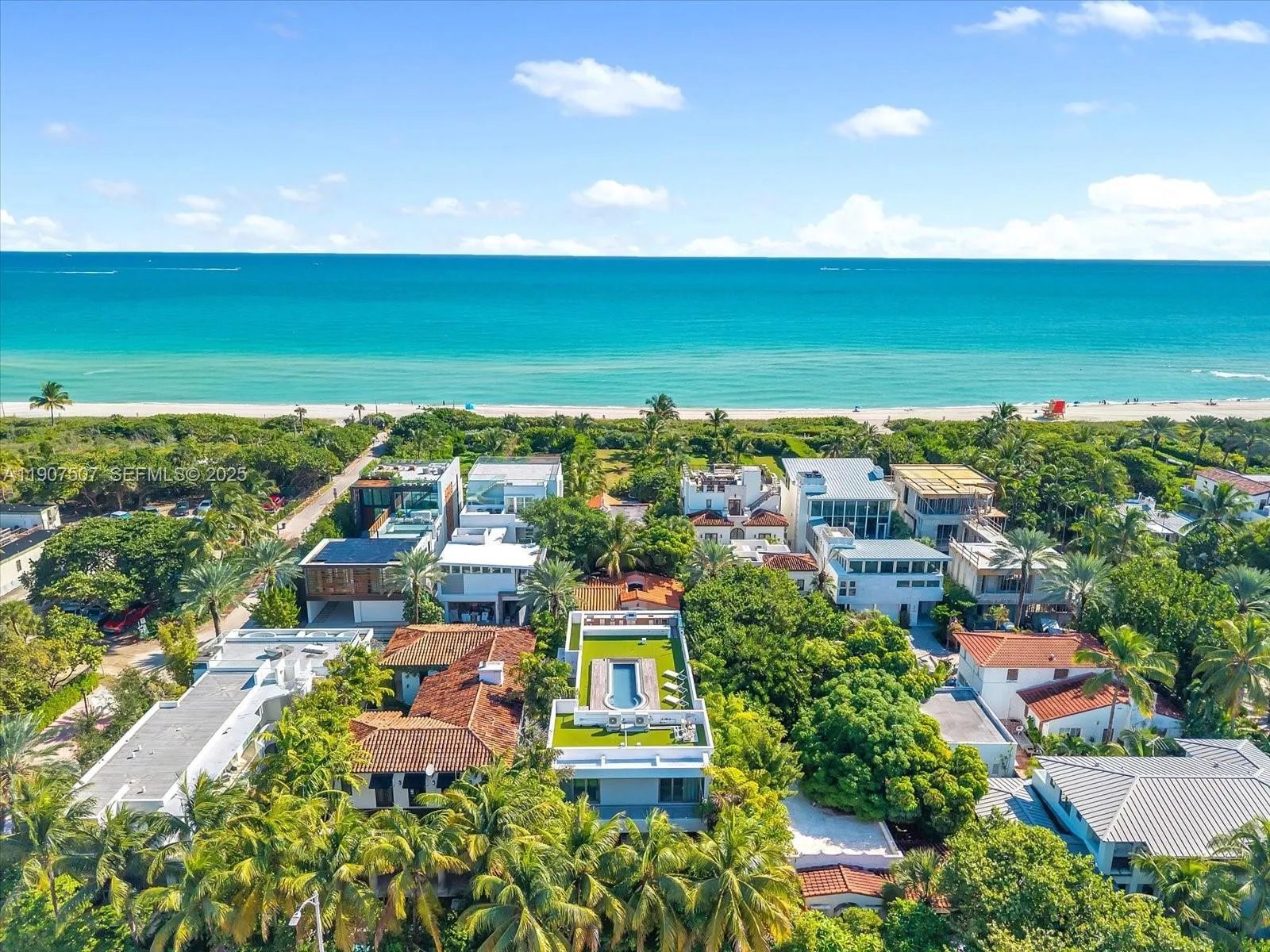 Foto de propiedad en 7830 Atlantic Way, Miami Beach, FL 33141 Miami Beach con MLS# 