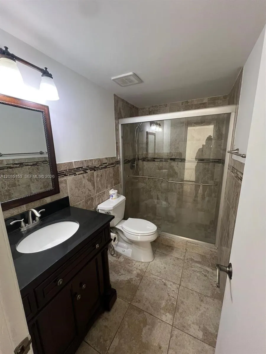 Foto de propiedad en 7830 Camino Real 308, Miami, FL 33143 Miami con MLS# 