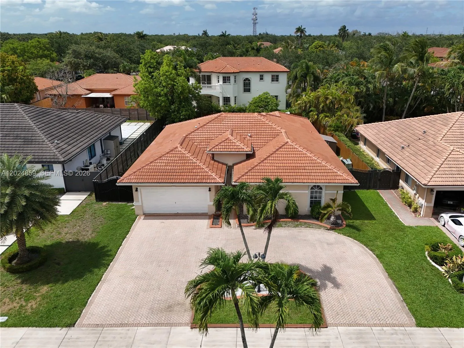 Vendido 7831 NW 160th Terrace, Miami Lakes, FL 33016, Miami Lakes, FL 33016