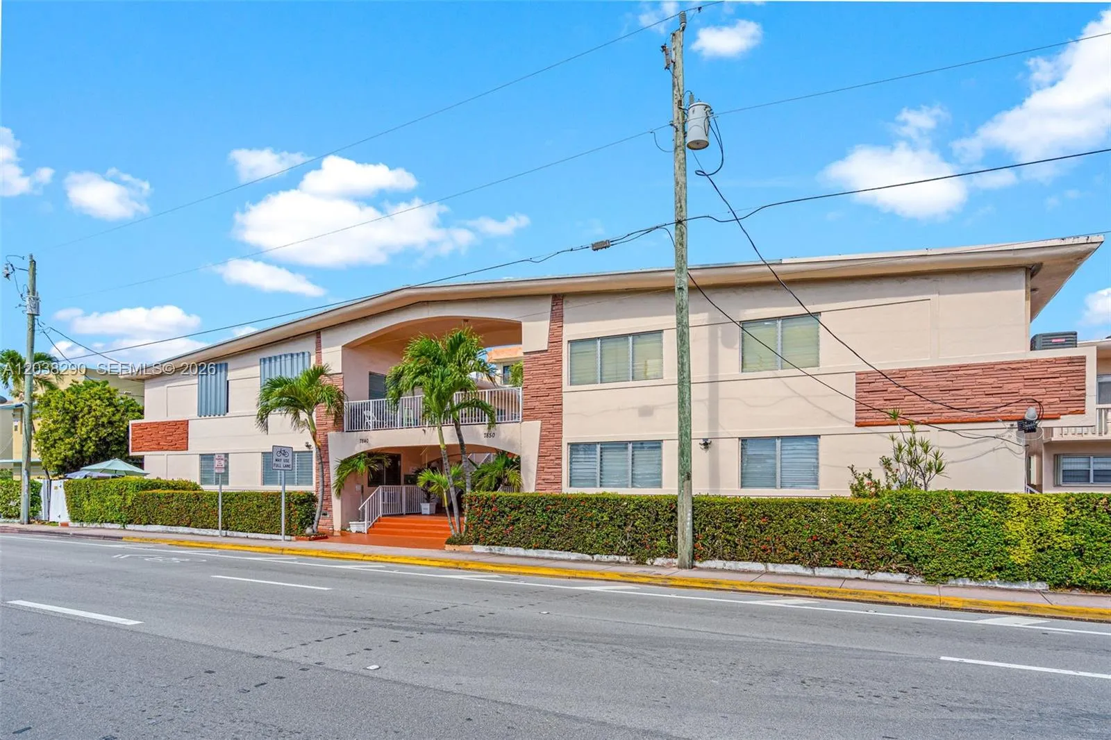 Foto de propiedad en 7840 Harding Avenue 3, Miami Beach, FL 33141 Miami Beach con MLS# 
