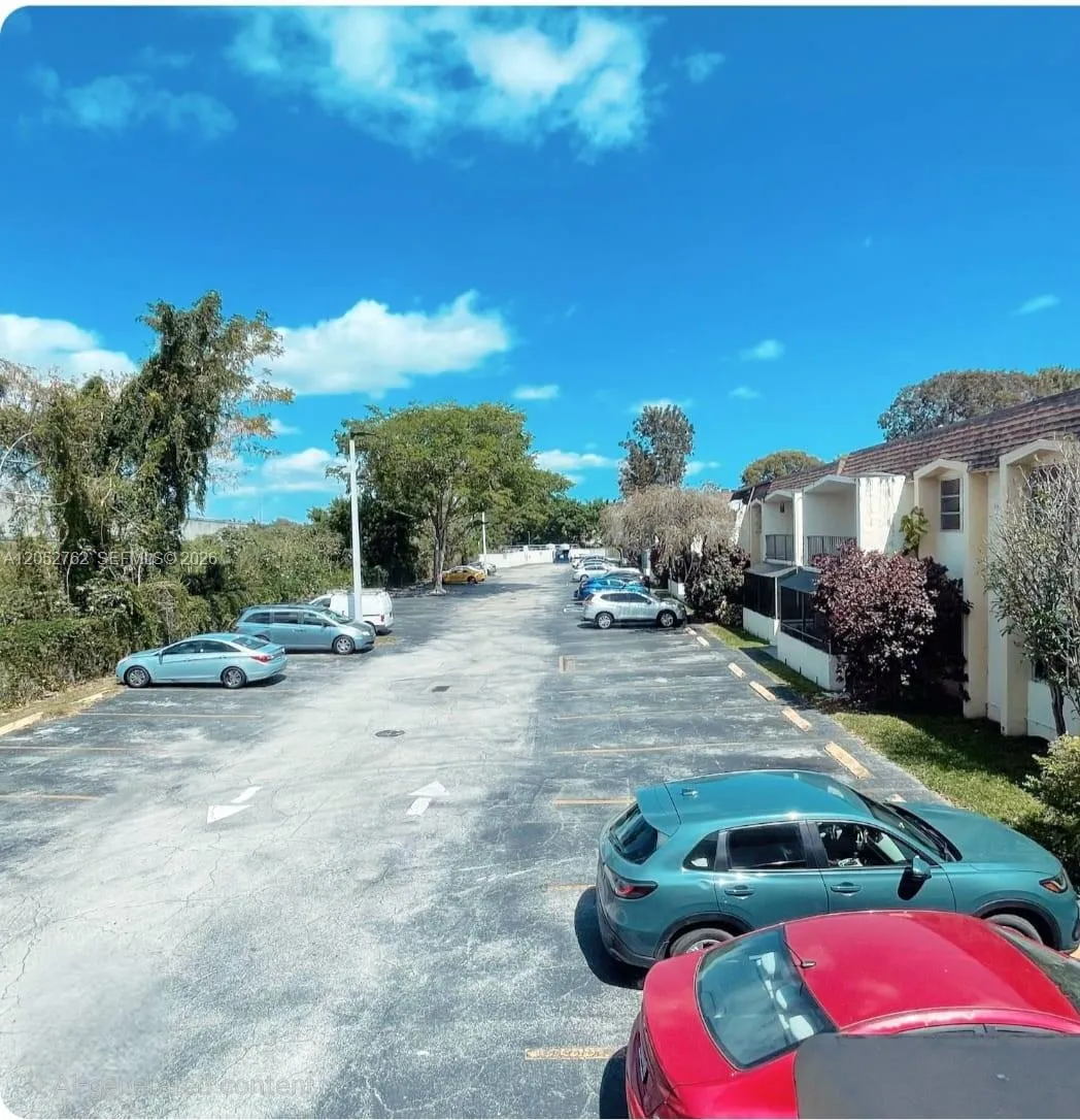En Venta 7845 Miller Drive A202, Miami, FL 33155, Miami, FL 33155