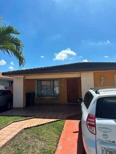Vendido 7845 W 5th Lane, Hialeah, FL 33014, Hialeah, FL 33014