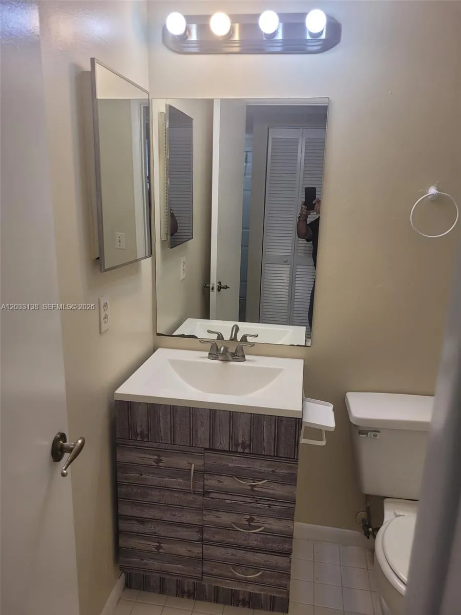 Foto de propiedad en 785 NW 103rd Terrace 202, Pembroke Pines, FL 33026 Pembroke Pines con MLS# 