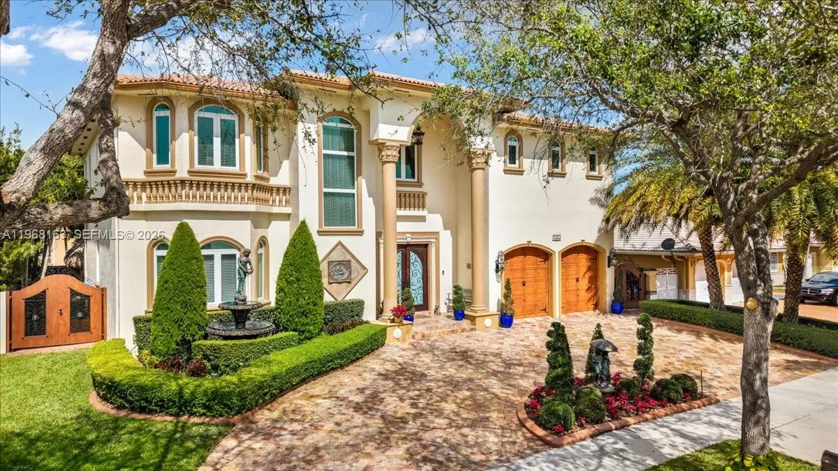 Foto de propiedad en 7851 NW 166th Terrace, Miami Lakes, FL 33016 Miami Lakes con MLS# 