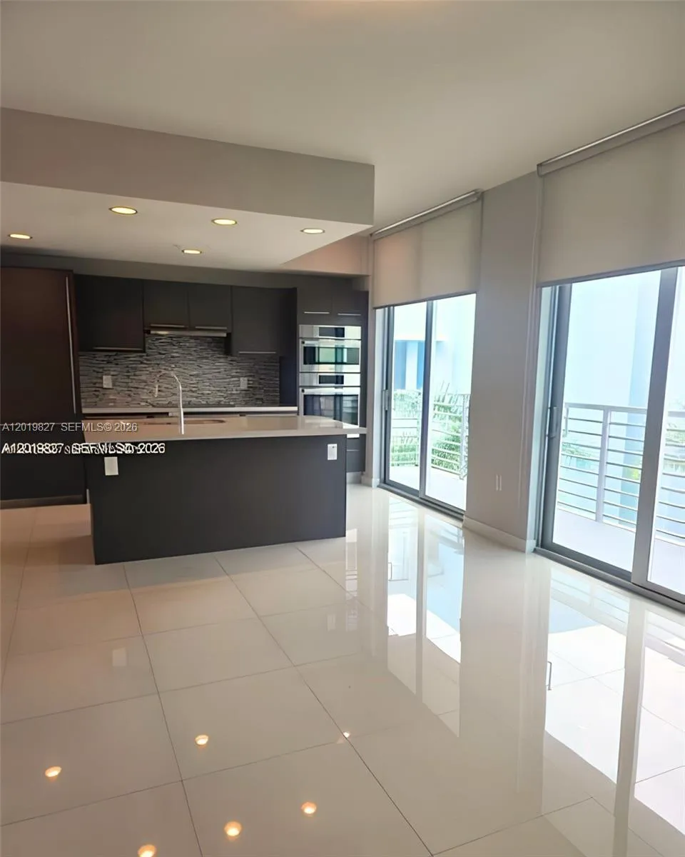 Foto de propiedad en 7875 NW 107th Avenue 412, Doral, FL 33178 Doral con MLS# 