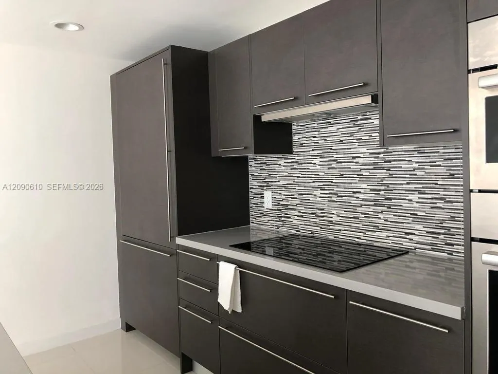 Foto de propiedad en 7875 NW 107th Avenue 619, Doral, FL 33178 Doral con MLS# 