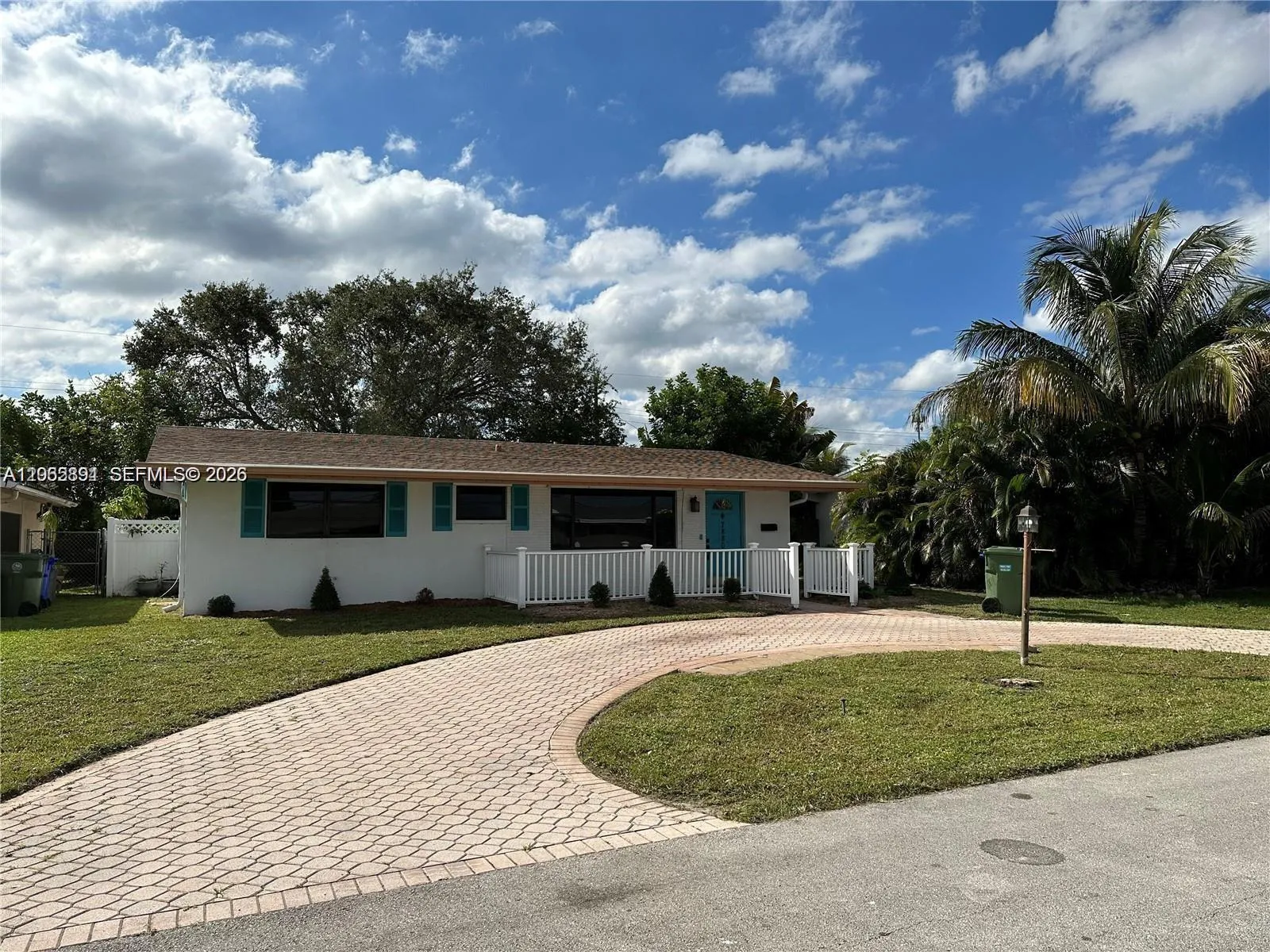 Foto de propiedad en 7880 NW 11th Street 0, Pembroke Pines, FL 33024 Pembroke Pines con MLS# 