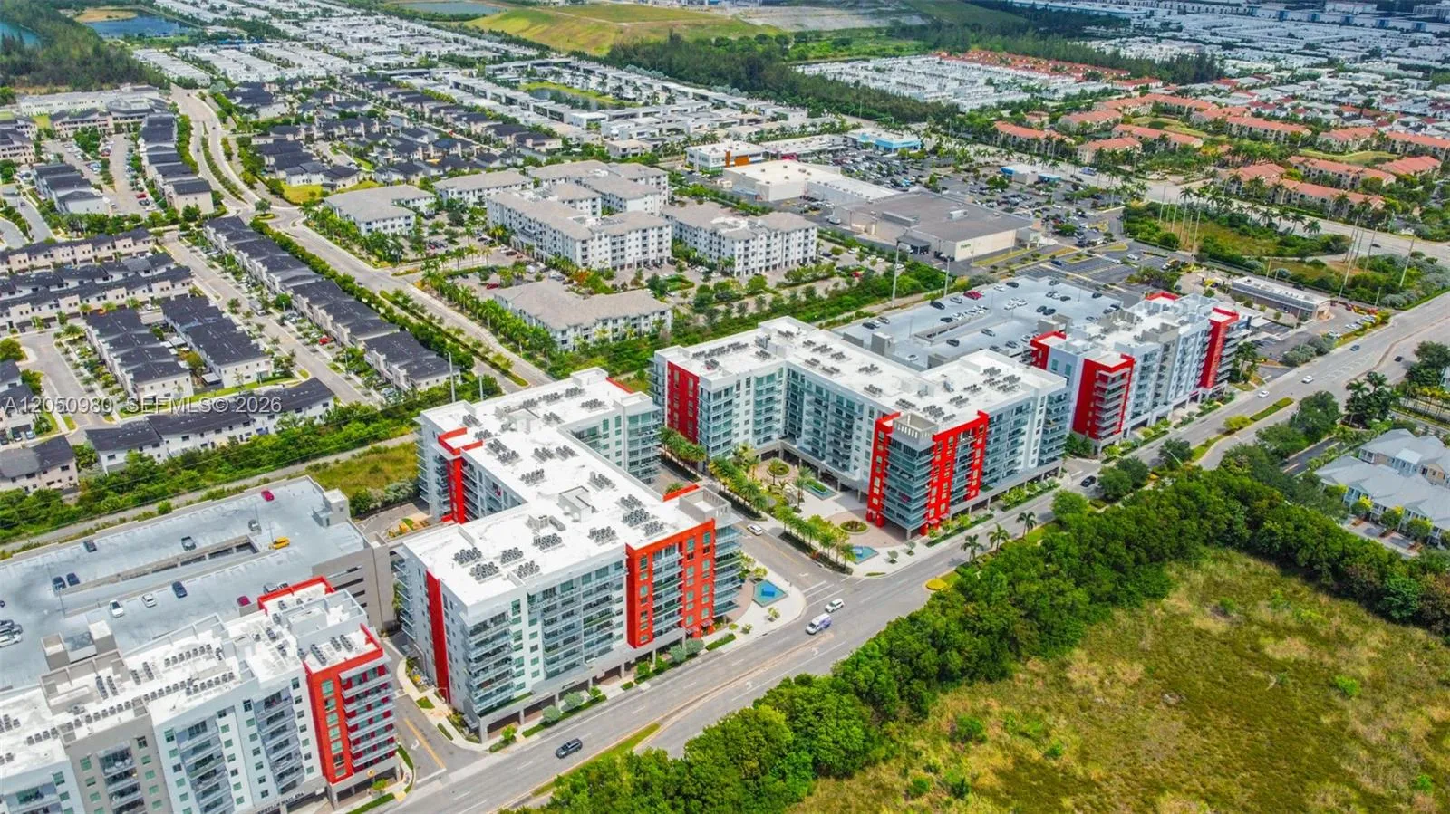 Foto de propiedad en 7885 NW 107th Avenue 100, Doral, FL 33178 Doral con MLS# 