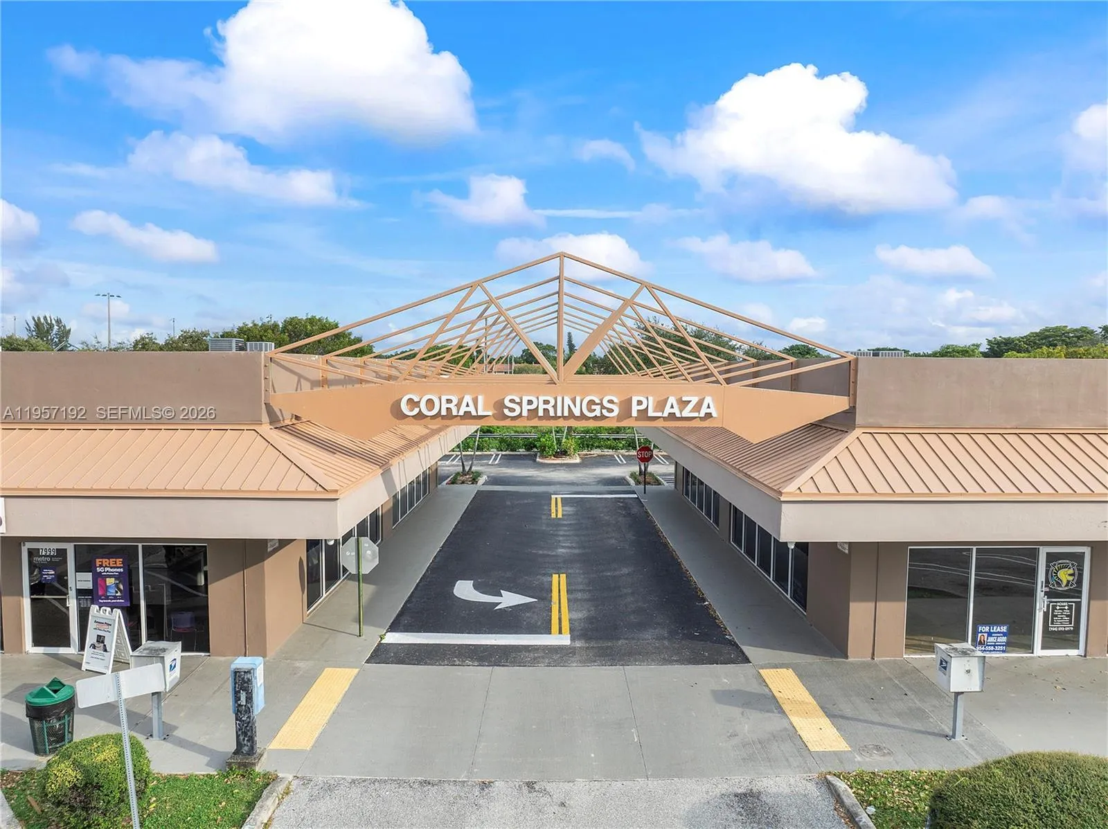 Foto de propiedad en 7891-8021 W Sample Road, Coral Springs, FL 33065 Coral Springs con MLS# 