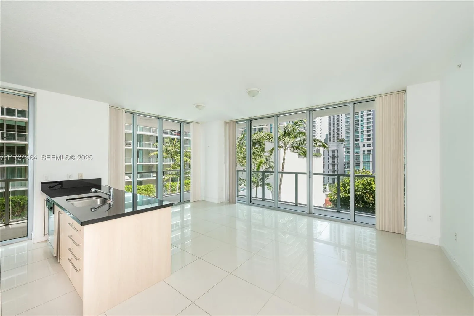 Foto de propiedad en 79 SW 12th Street 1107-S, Miami, FL 33130 Miami con MLS# 