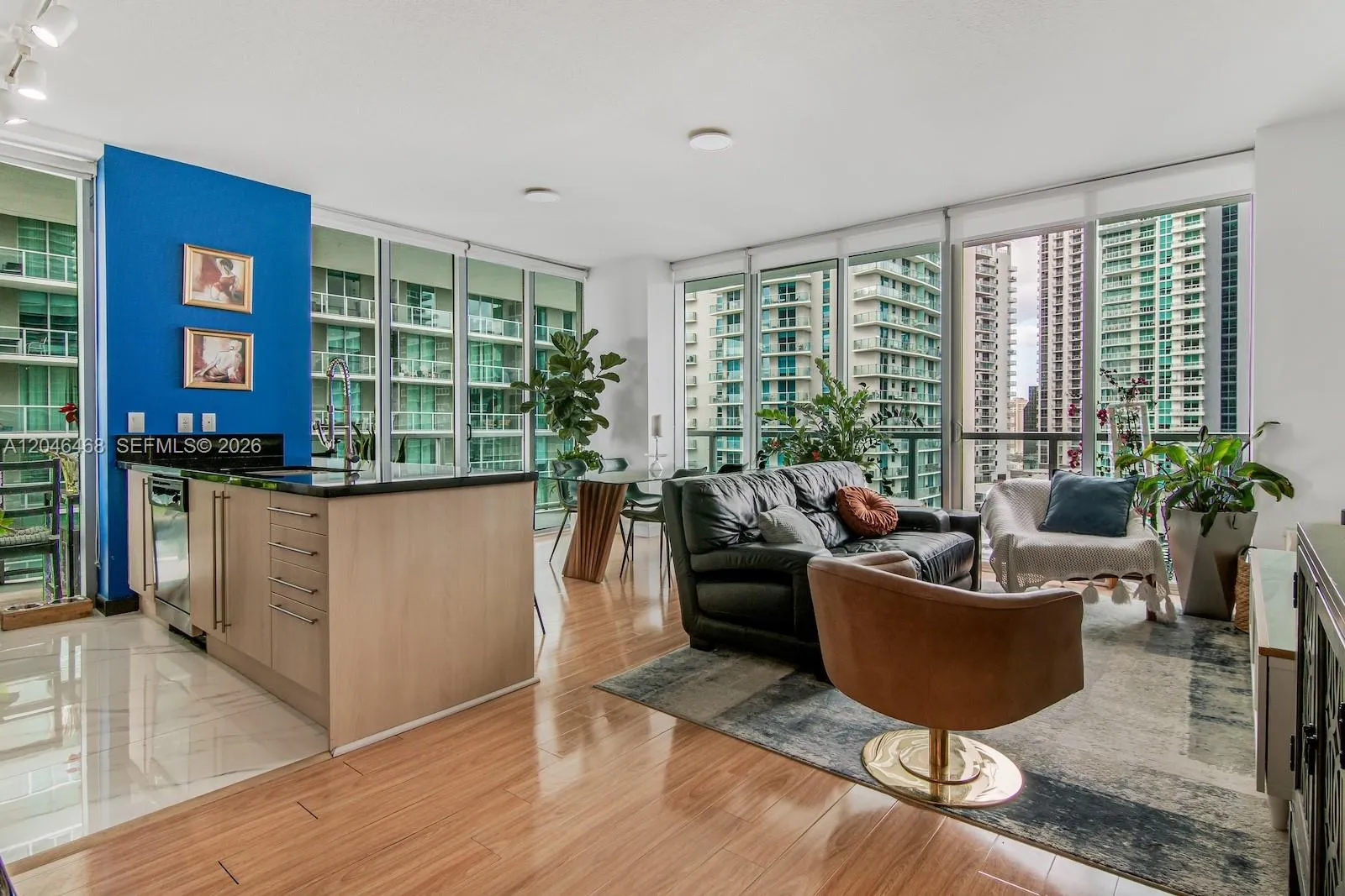 Foto de propiedad en 79 SW 12th Street 2107-S, Miami, FL 33130 Miami con MLS# 