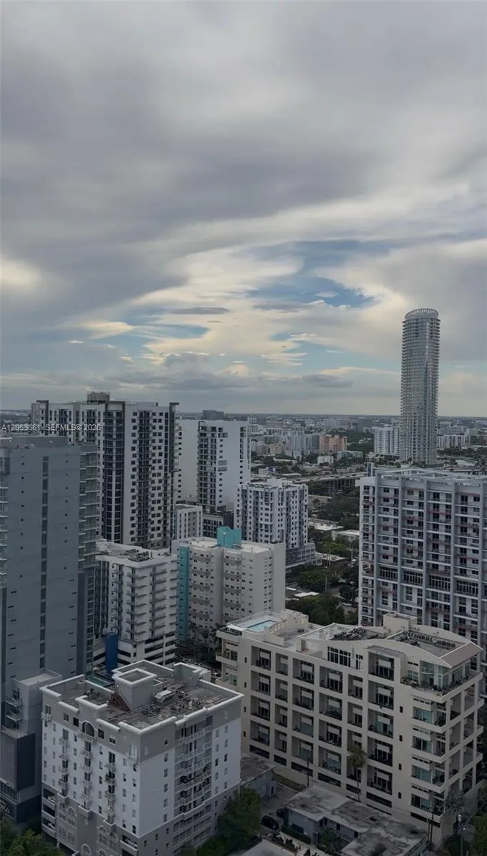 Foto de propiedad en 79 SW 12th Street 3312-S, Miami, FL 33130 Miami con MLS# 