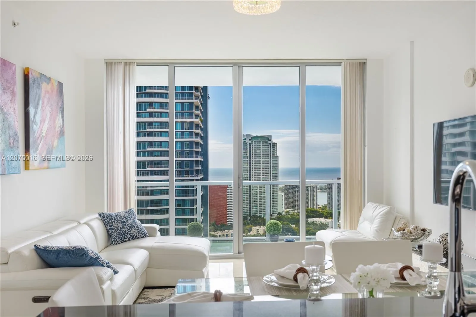 Foto de propiedad en 79 SW 12th Street 3704, Miami, FL 33130 Miami con MLS# 