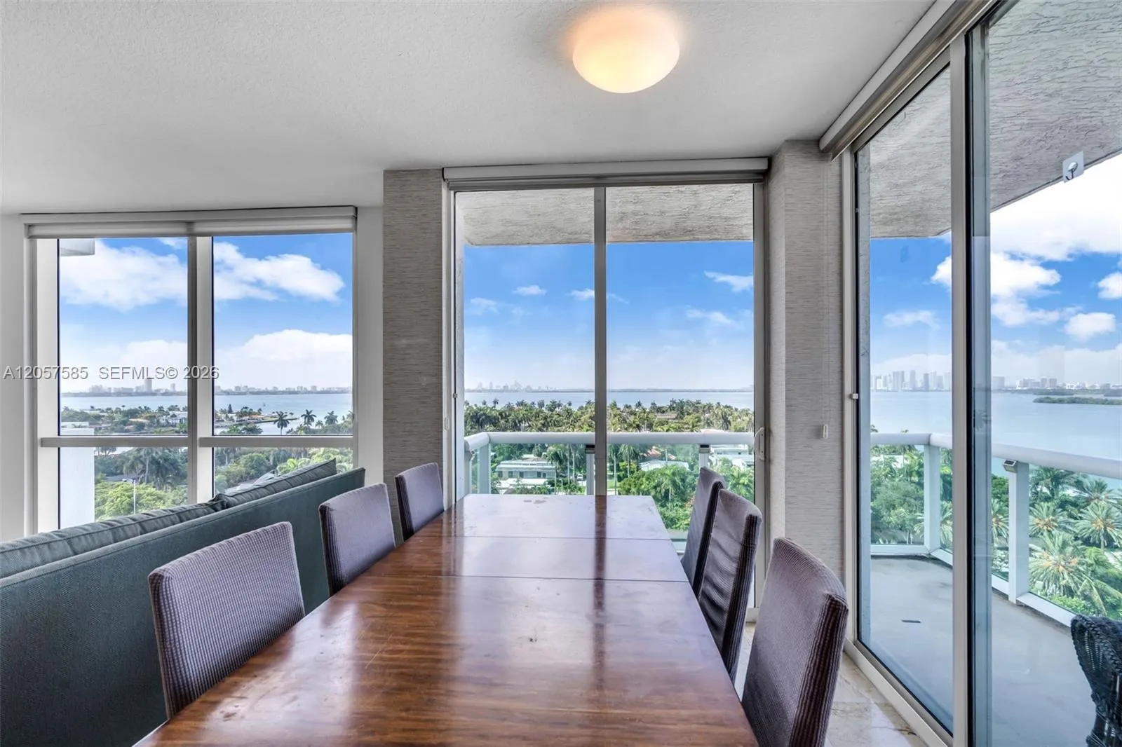 Foto de propiedad en 7900 Harbor Island Drive 1126, North Bay Village, FL 33141 North Bay Village con MLS# 