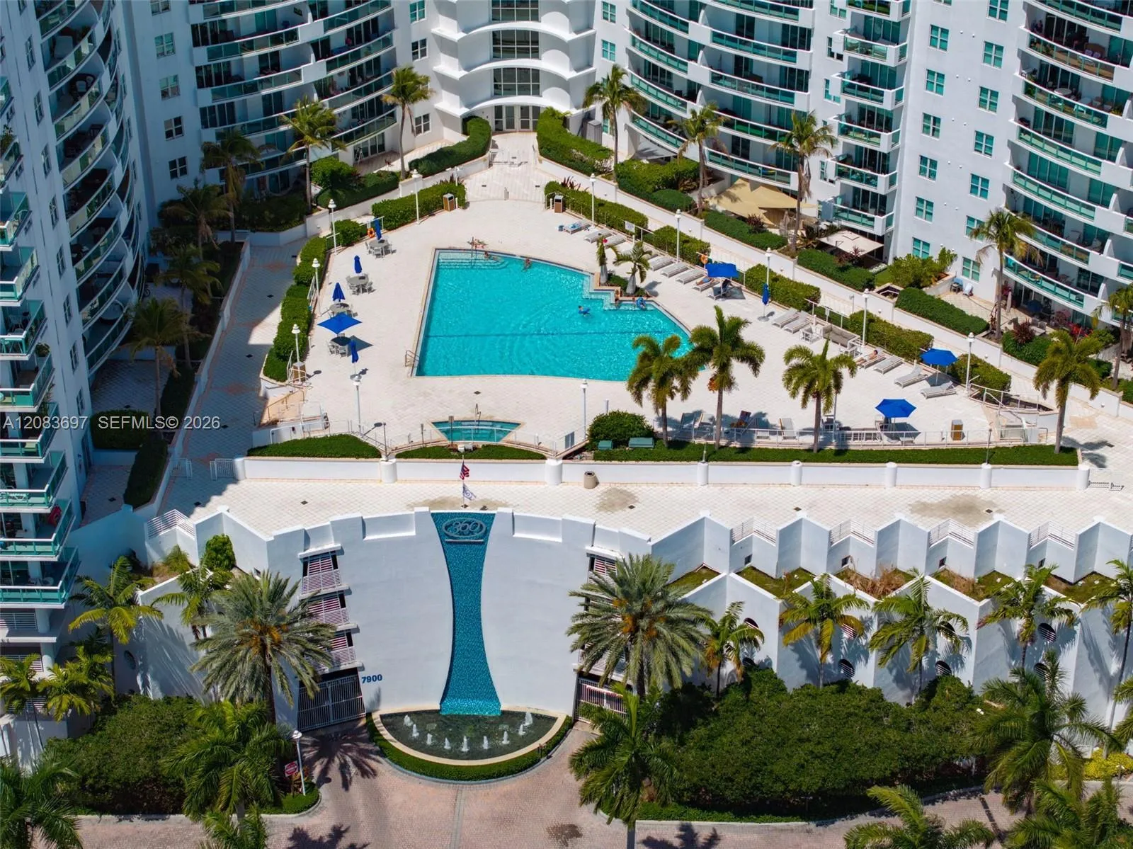 Foto de propiedad en 7900 Harbor Island Drive 710, North Bay Village, FL 33141 North Bay Village con MLS# 