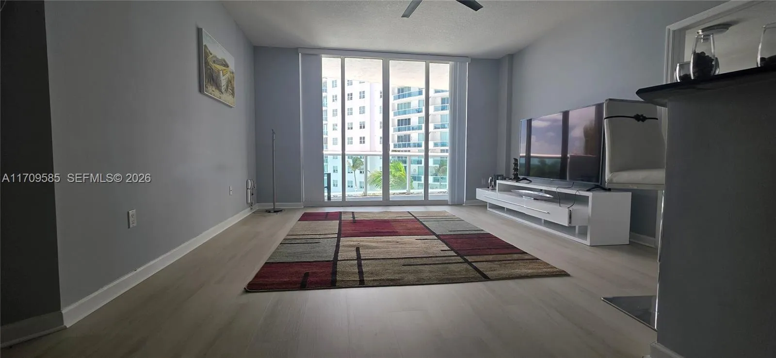 Foto de propiedad en 7900 Harbor Island Drive 806, North Bay Village, FL 33141 North Bay Village con MLS# 