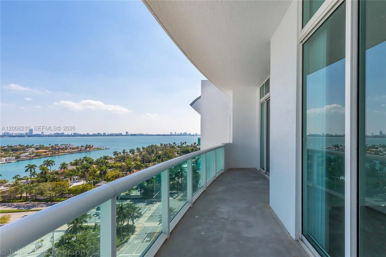 Foto de propiedad en 7900 Harbor Island Drive PH23, North Bay Village, FL 33141 North Bay Village con MLS# 