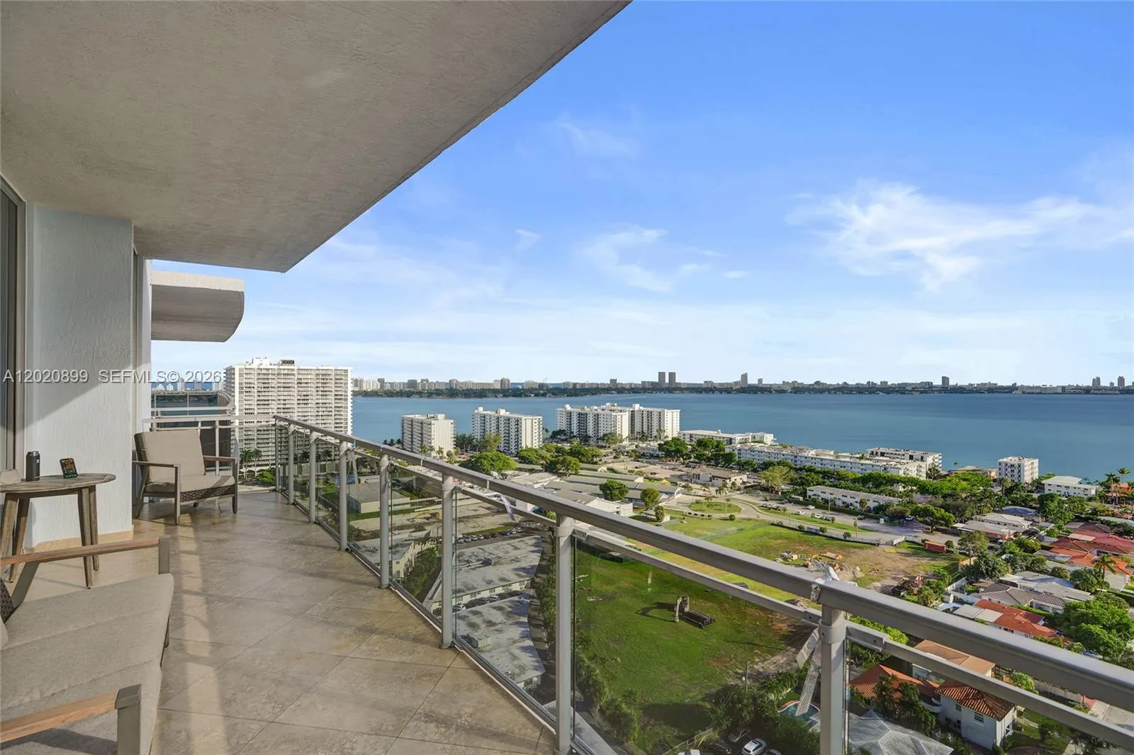 Foto de propiedad en 7901 Hispanola Avenue 2010, North Bay Village, FL 33141 North Bay Village con MLS# 