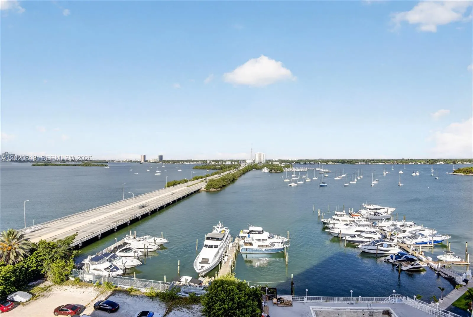 Foto de propiedad en 7904 West Drive 1006, North Bay Village, FL 33141 North Bay Village con MLS# 