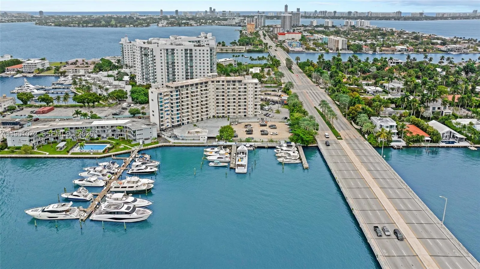 Foto de propiedad en 7904 West Drive 102, North Bay Village, FL 33141 North Bay Village con MLS#