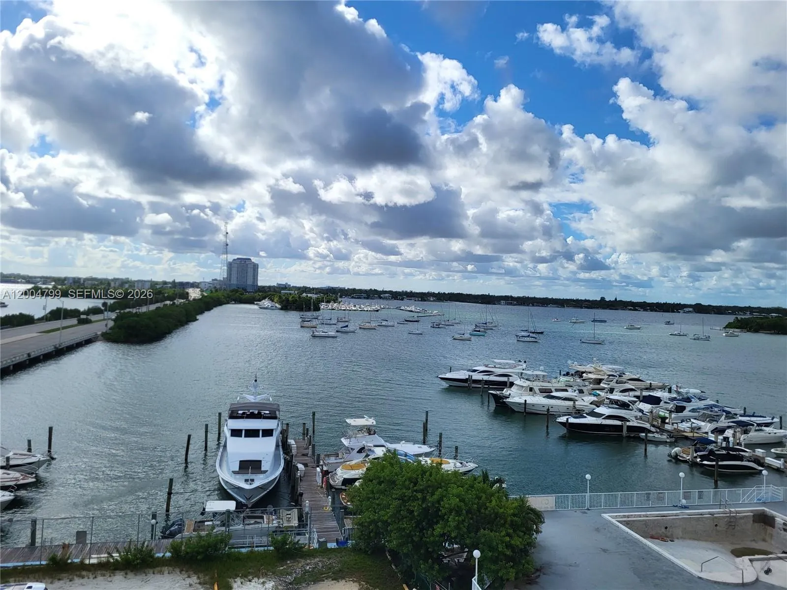 Foto de propiedad en 7904 West Drive 602, North Bay Village, FL 33141 North Bay Village con MLS#