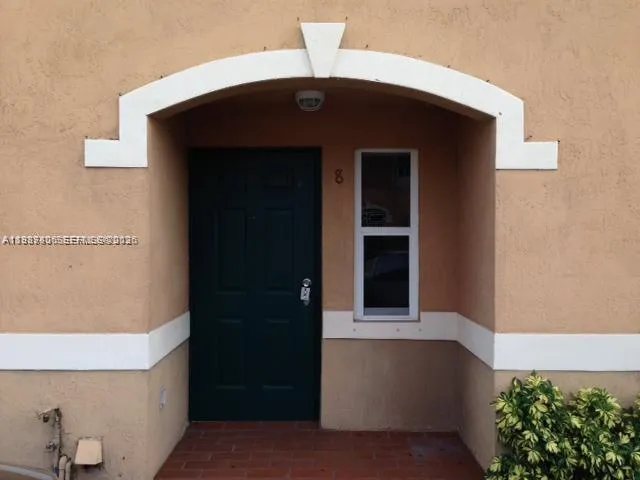 Foto de propiedad en 7905 NW 8 Street 8A, Miami, FL 33126 Miami con MLS# 