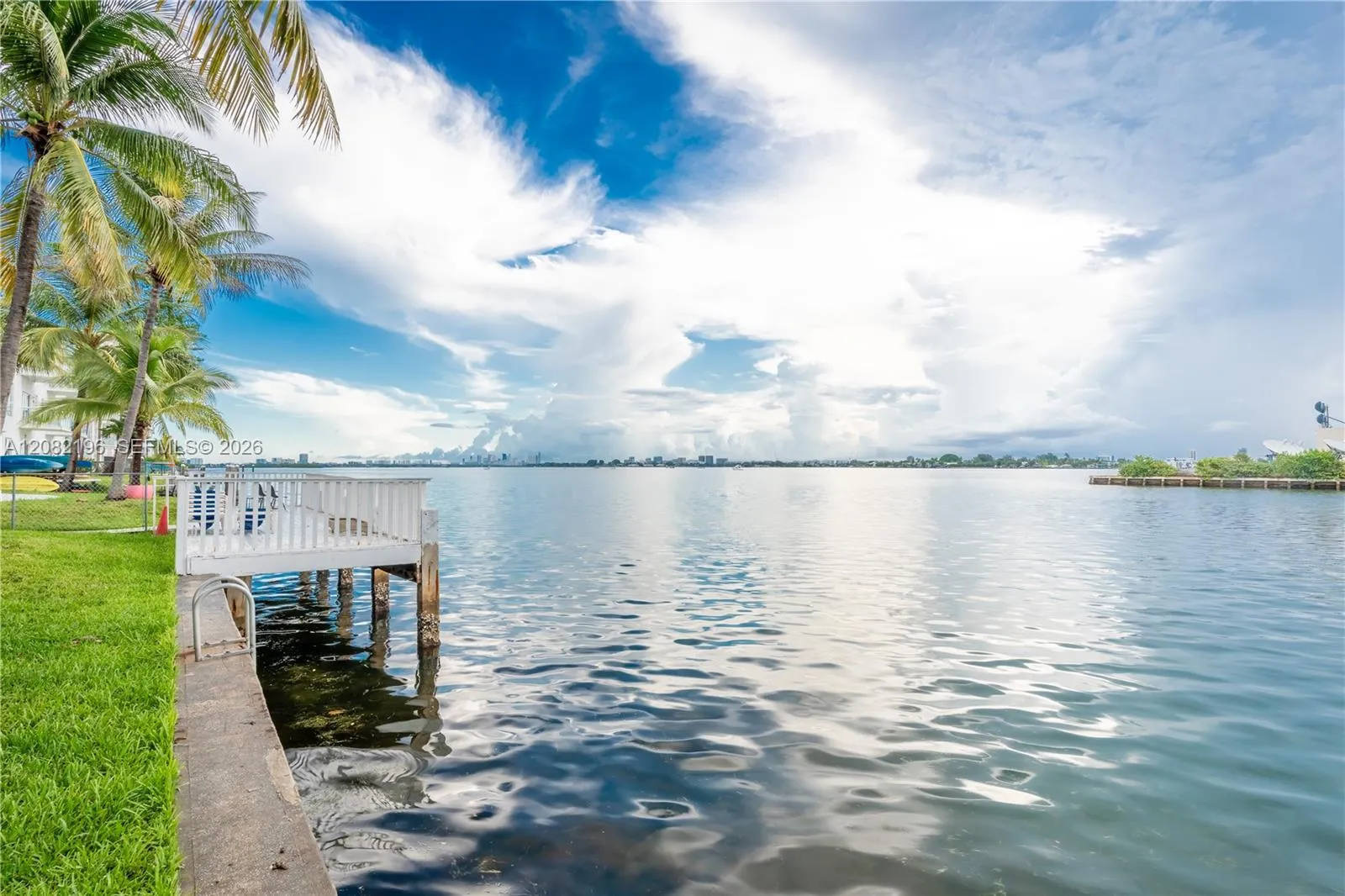 Foto de propiedad en 7909 East Drive 109, North Bay Village, FL 33141 North Bay Village con MLS# 