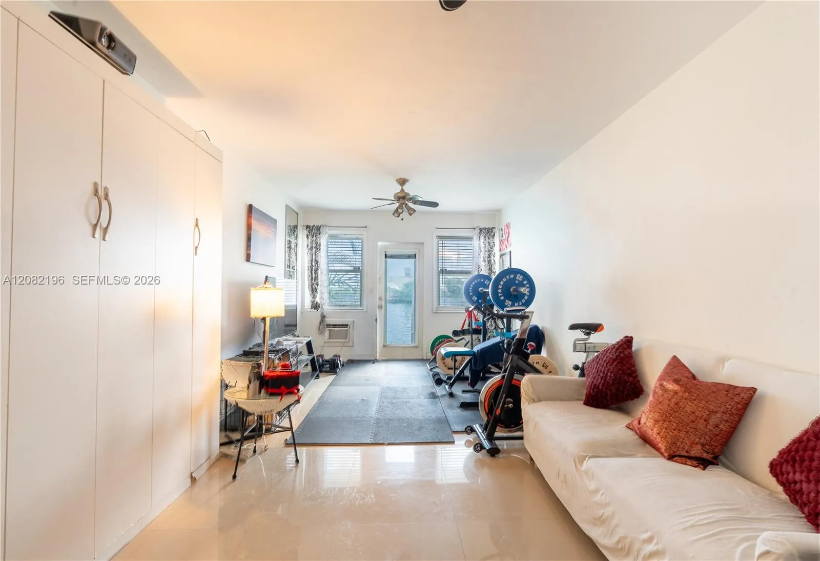 Foto de propiedad en 7909 East Drive 109, North Bay Village, FL 33141 North Bay Village con MLS# 