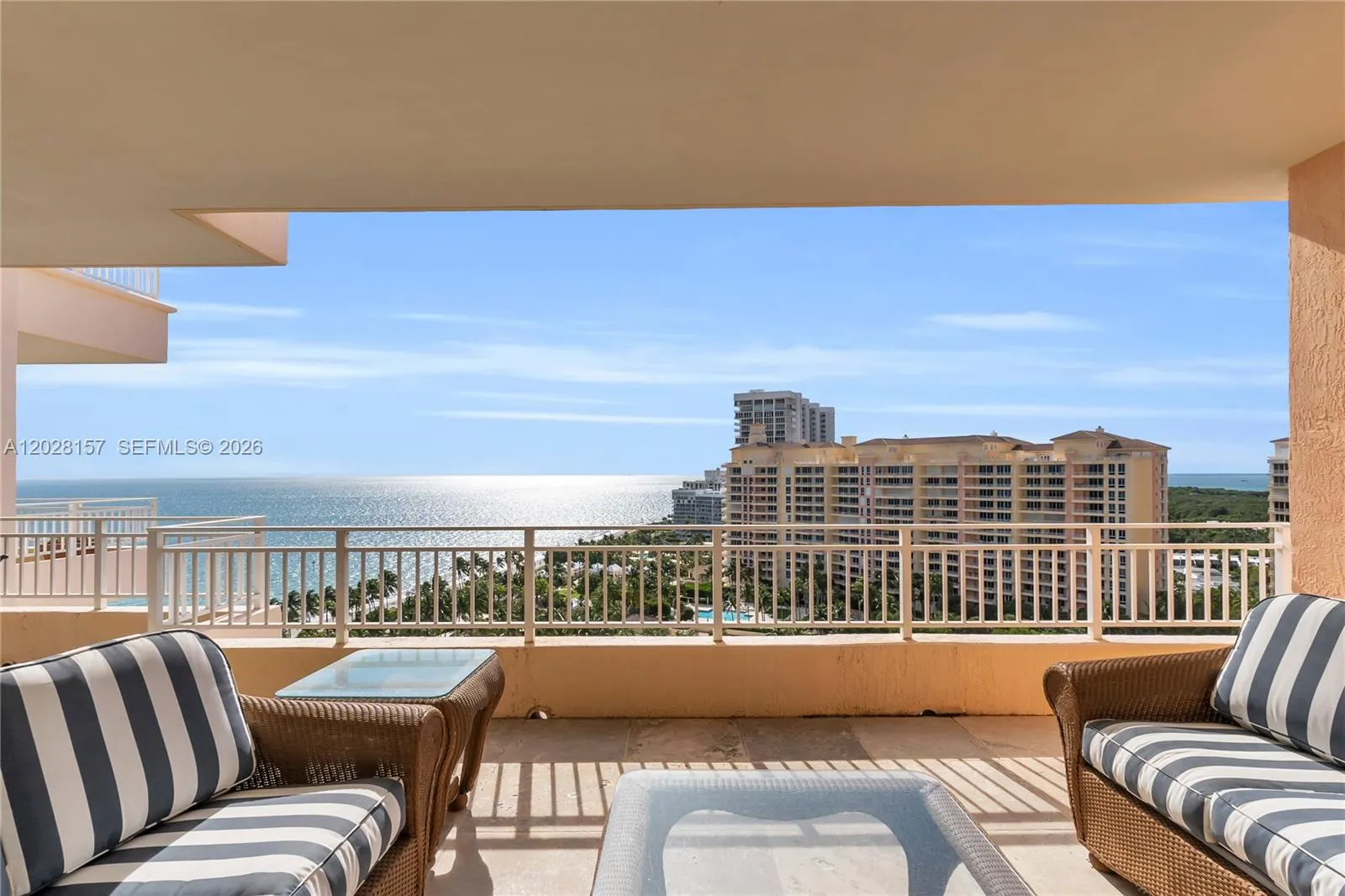 Foto de propiedad en 791 Crandon Boulevard PH04, Key Biscayne, FL 33149 Key Biscayne con MLS# 