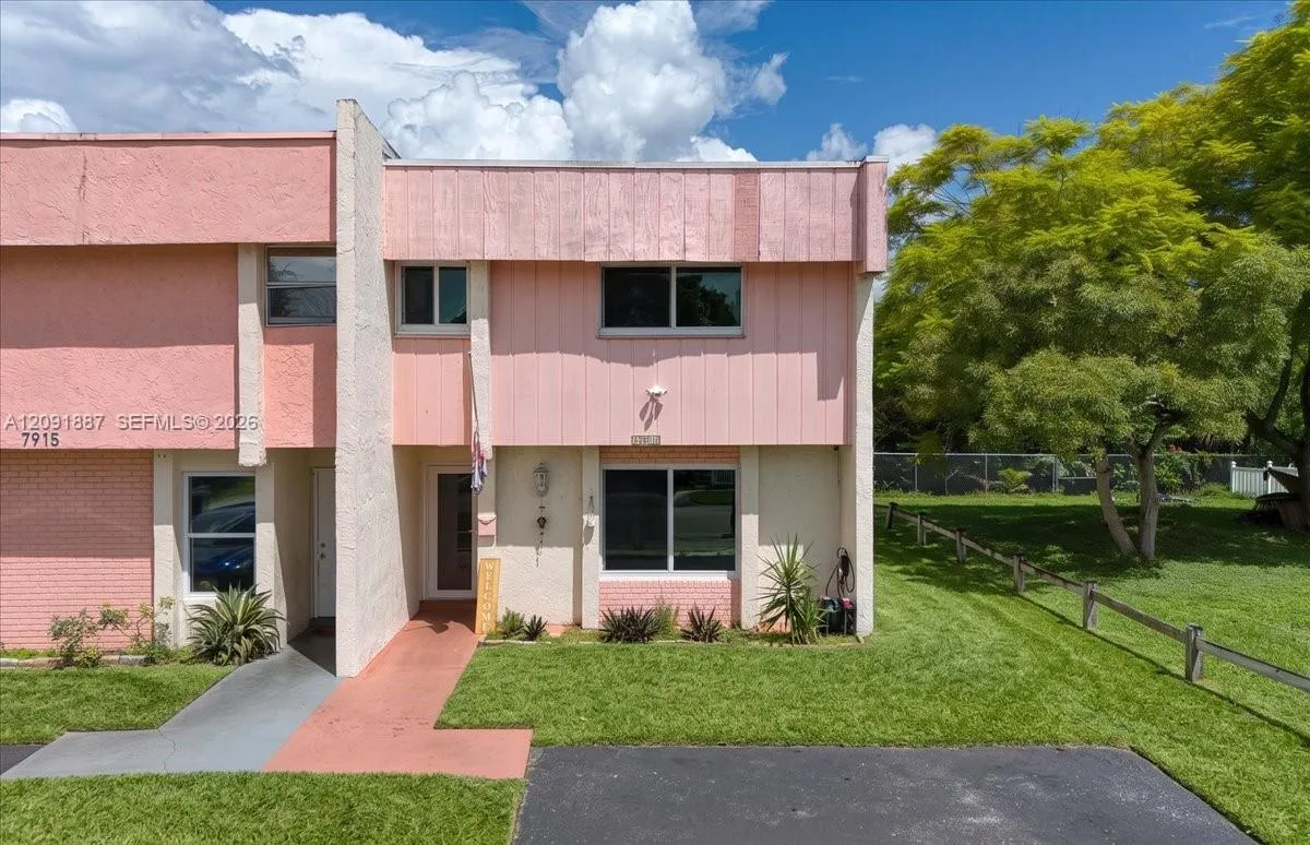 En Venta 7911 SW 7th Place, North Lauderdale, FL 33068, North Lauderdale, FL 33068