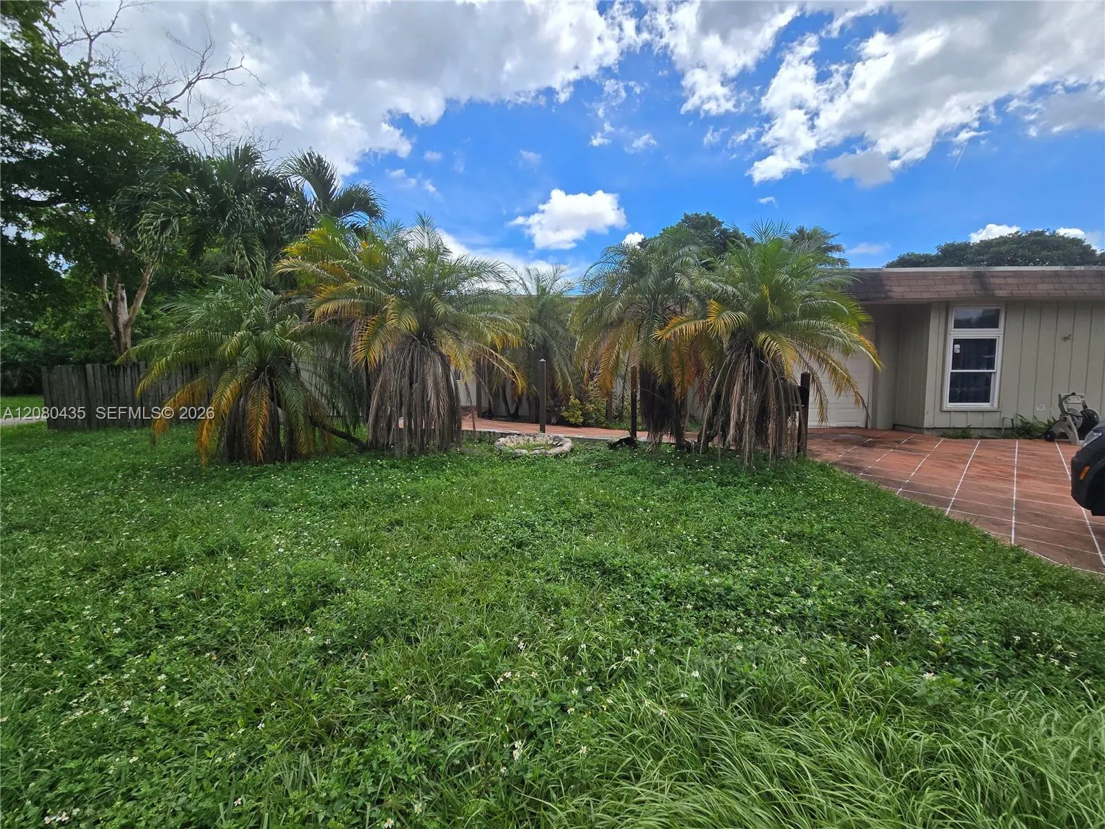Foto de propiedad en 7912 NW 73rd Avenue, Tamarac, FL 33321 Tamarac con MLS# 