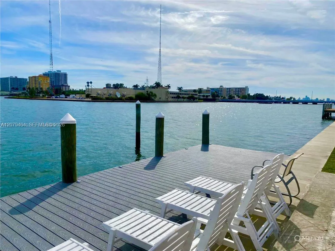 Foto de propiedad en 7921 East Drive 12, North Bay Village, FL 33141 North Bay Village con MLS# 