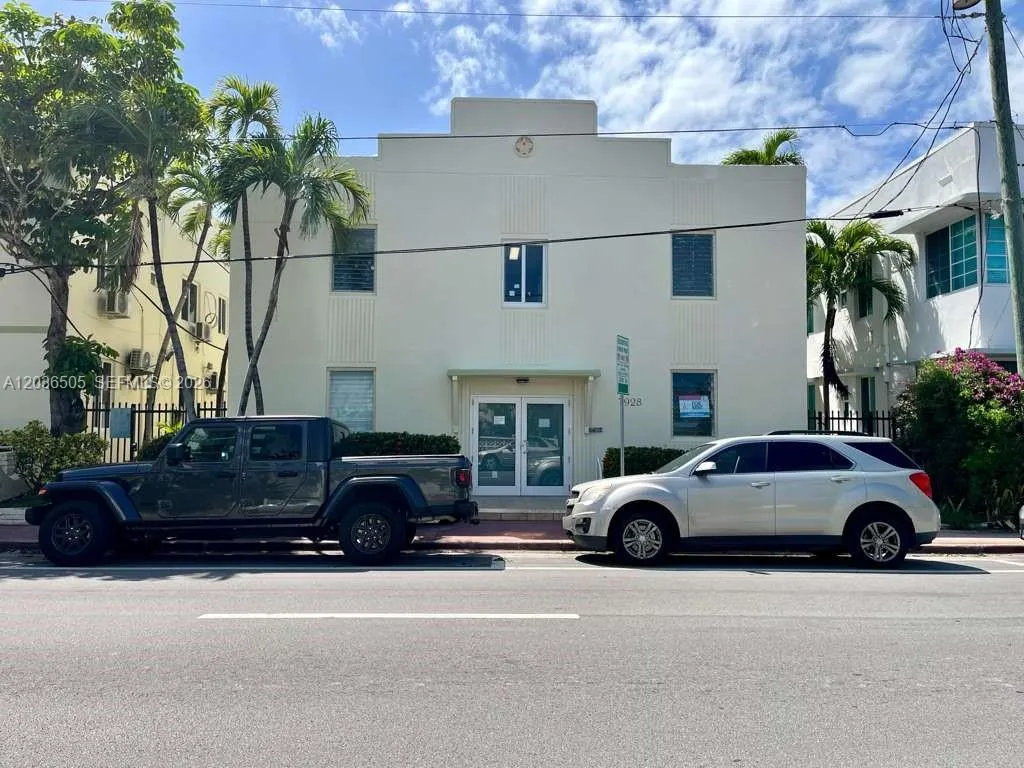 Foto de propiedad en 7928 Harding Avenue 3, Miami Beach, FL 33141 Miami Beach con MLS# 