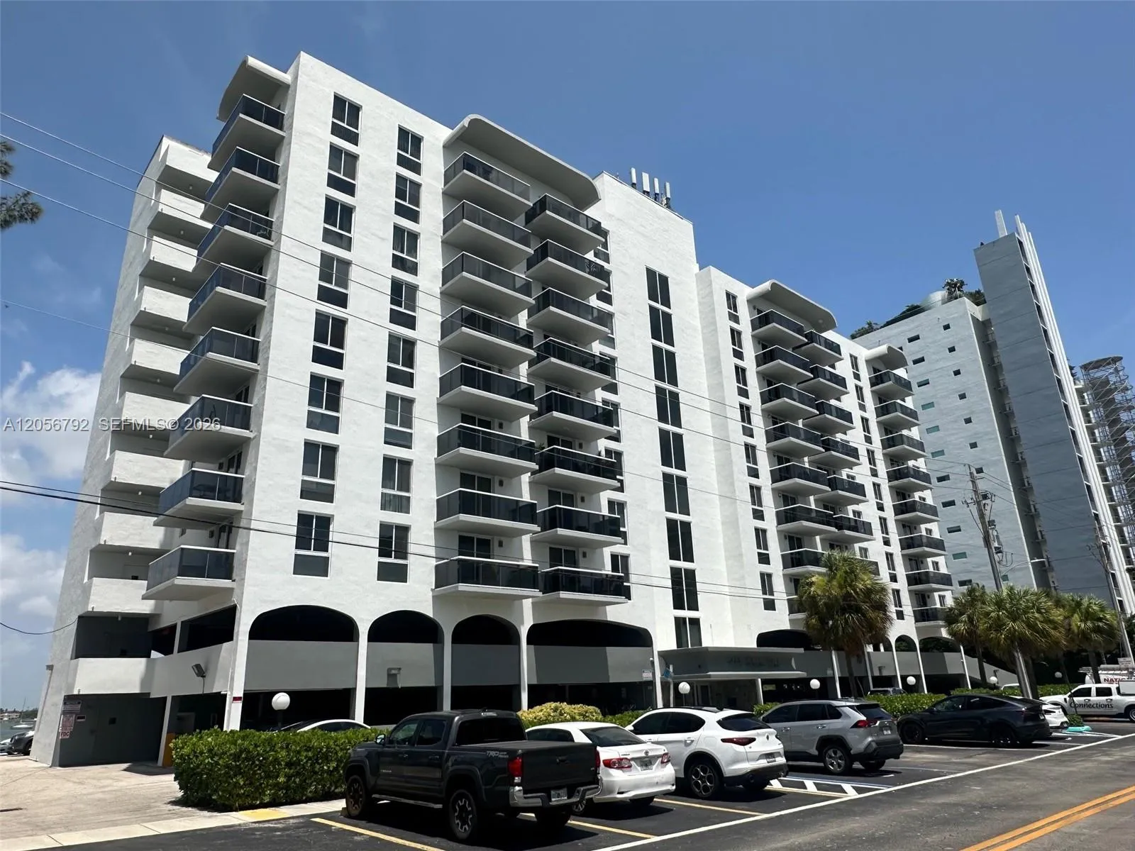 Foto de propiedad en 7928 West Drive 504, North Bay Village, FL 33141 North Bay Village con MLS# 