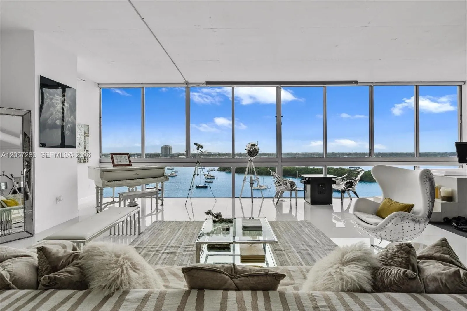Foto de propiedad en 7934 West Drive 904, North Bay Village, FL 33141 North Bay Village con MLS# 