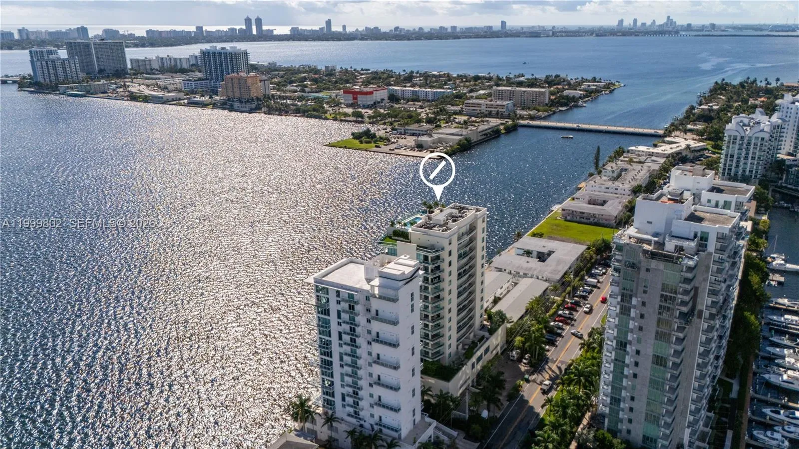 Foto de propiedad en 7935 East Drive 803, North Bay Village, FL 33141 North Bay Village con MLS# 
