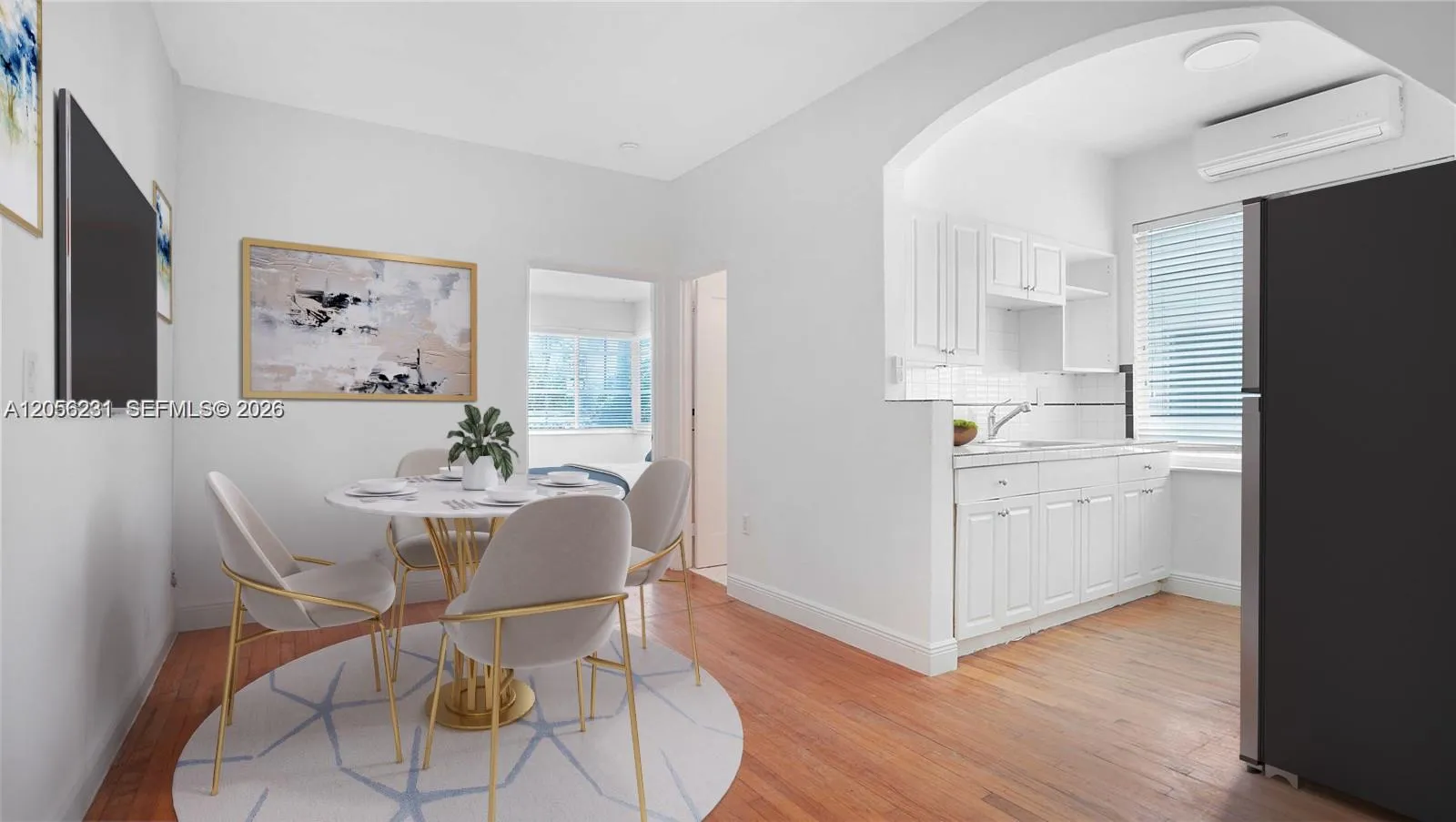 Foto de propiedad en 7936 Harding Avenue, Miami Beach, FL 33141 Miami Beach con MLS# 