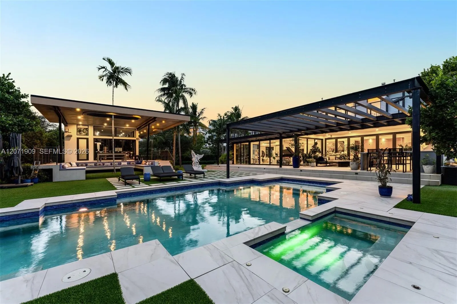 Foto de propiedad en 795 Lakeview Drive, Miami Beach, FL 33140 Miami Beach con MLS# 