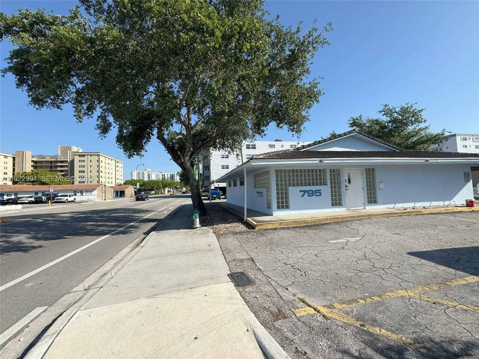 Foto de propiedad en 795 S Federal Highway, Hollywood, FL 33020 Hollywood con MLS# 