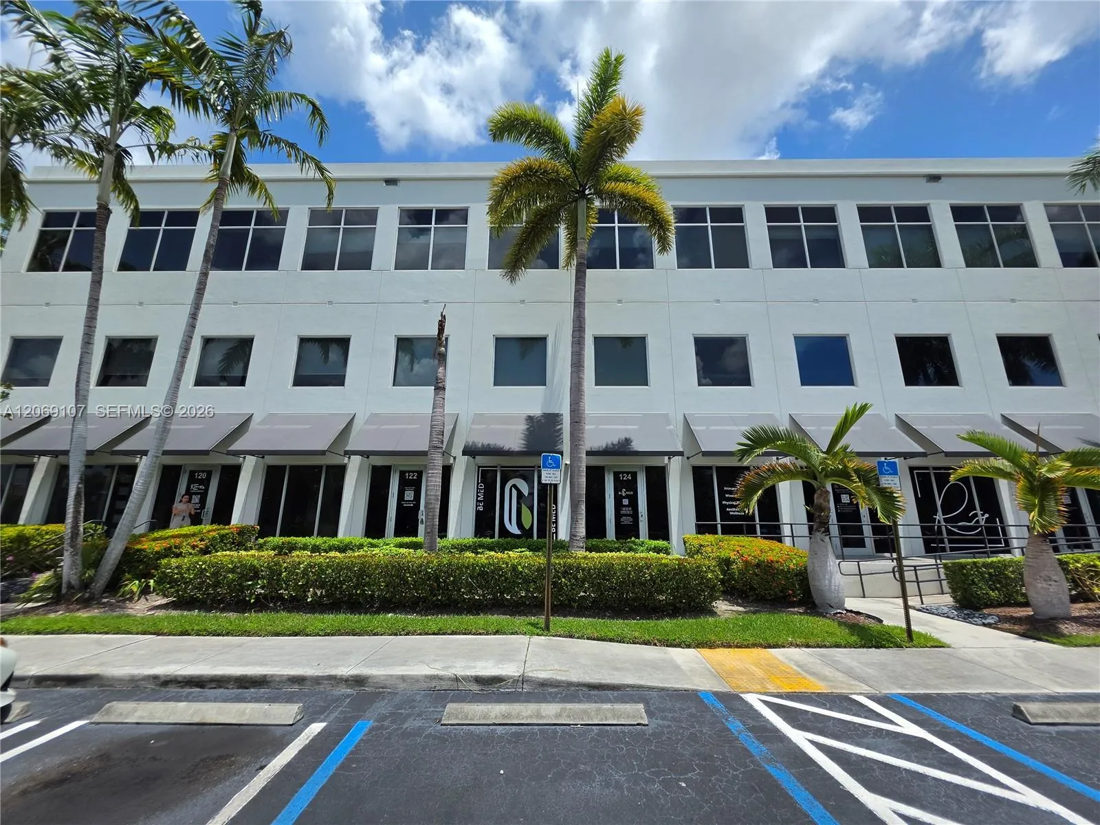 Foto de propiedad en 7950 NW 53rd Street 122, Doral, FL 33166 Doral con MLS# 
