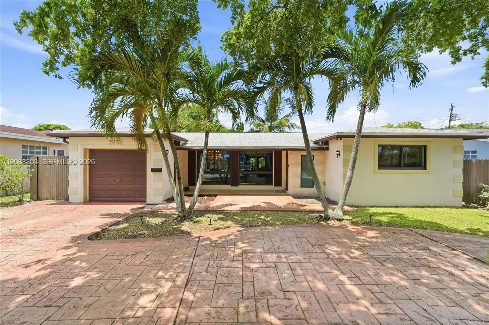 Foto de propiedad en 7953 Venetian Street, Miramar, FL 33023 Miramar con MLS# 