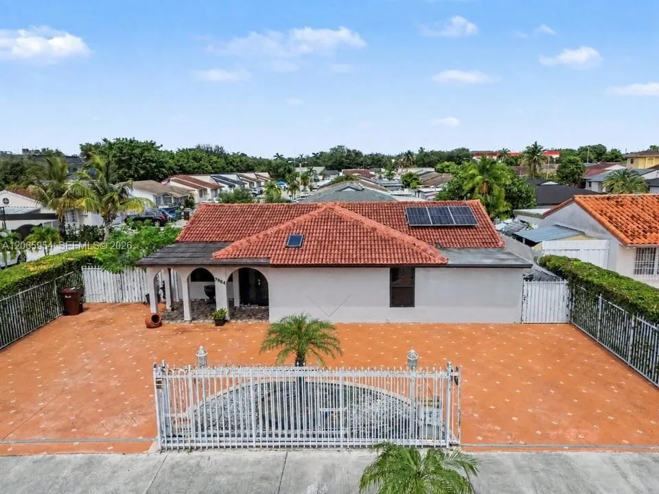 En Venta 7961 W 6th Avenue, Hialeah, FL 33014, Hialeah, FL 33014
