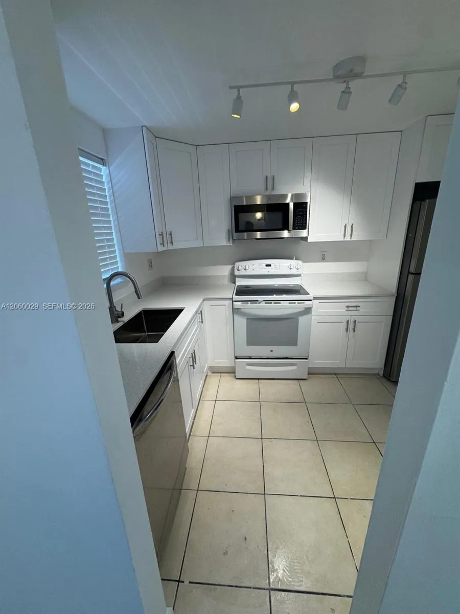 Foto de propiedad en 7981 S French Drive 2-202, Pembroke Pines, FL 33024 Pembroke Pines con MLS# 