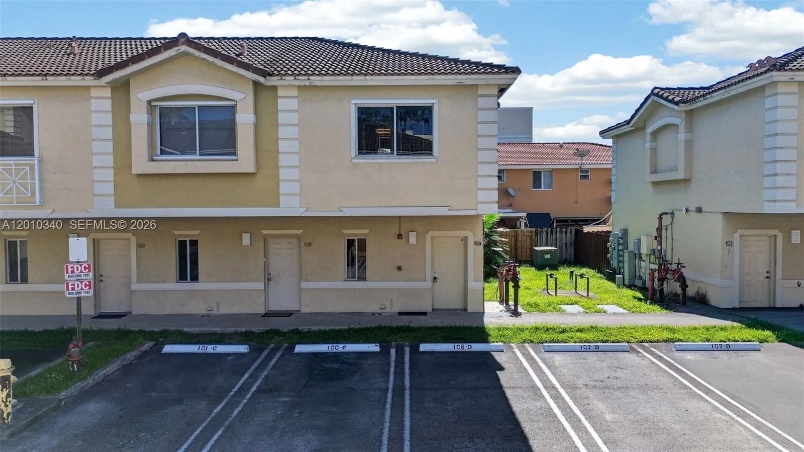 Foto de propiedad en 7995 NW 8th Street 100C, Miami, FL 33126 Miami con MLS# 