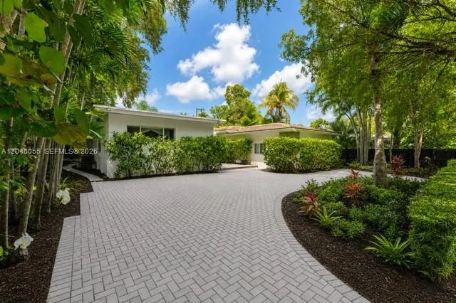 Foto de propiedad en 8 Pinta Road, Miami, FL 33133 Miami con MLS# 