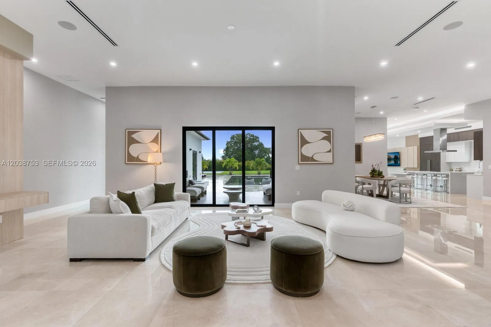 Foto de propiedad en 80 NW 129th Avenue, Miami, FL 33182 Miami con MLS# 