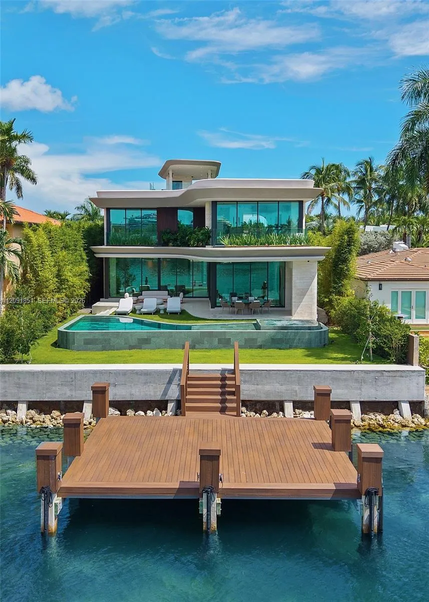 Foto de propiedad en 80 S Hibiscus Drive, Miami Beach, FL 33139 Miami Beach con MLS# 