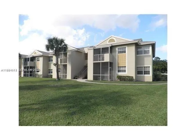Foto de propiedad en 800 Cypress Park Way J1, Deerfield Beach, FL 33064 Deerfield Beach con MLS# 