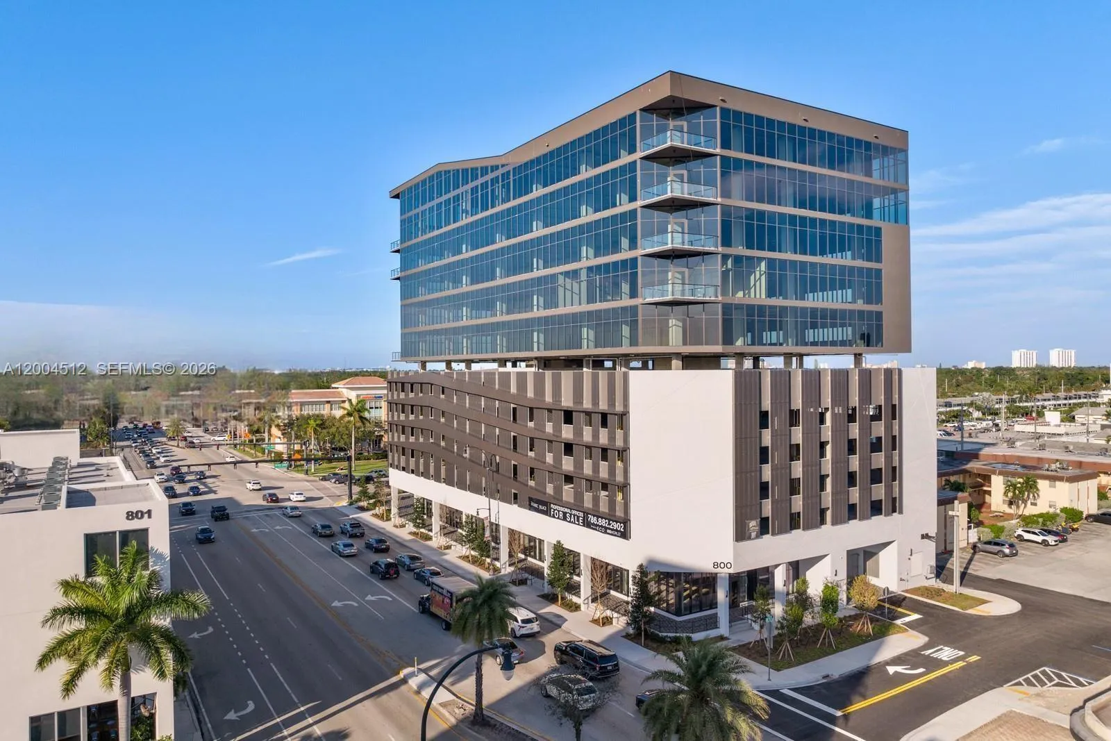 Foto de propiedad en 800 N Federal Highway 908, Hallandale Beach, FL 33009 Hallandale Beach con MLS# 