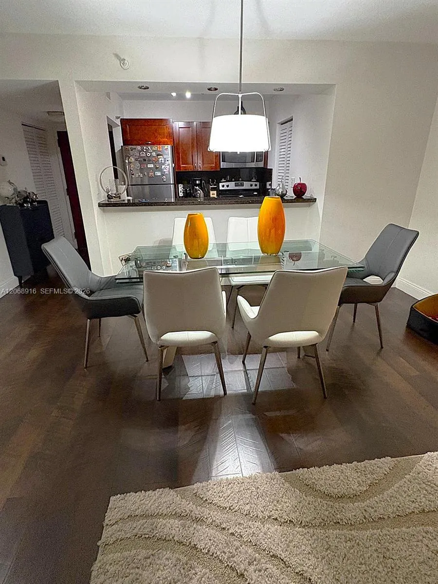 Foto de propiedad en 800 N Miami Avenue E-905, Miami, FL 33136 Miami con MLS# 